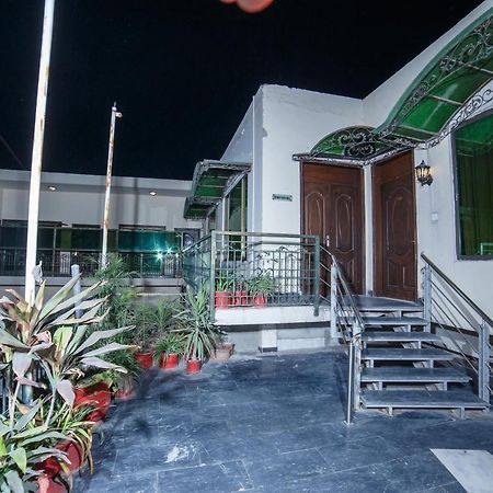 Shelton Accommodator Peschawar Exterior foto
