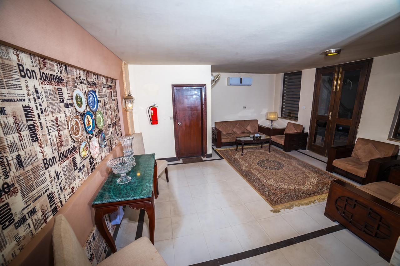 Shelton Accommodator Peschawar Exterior foto