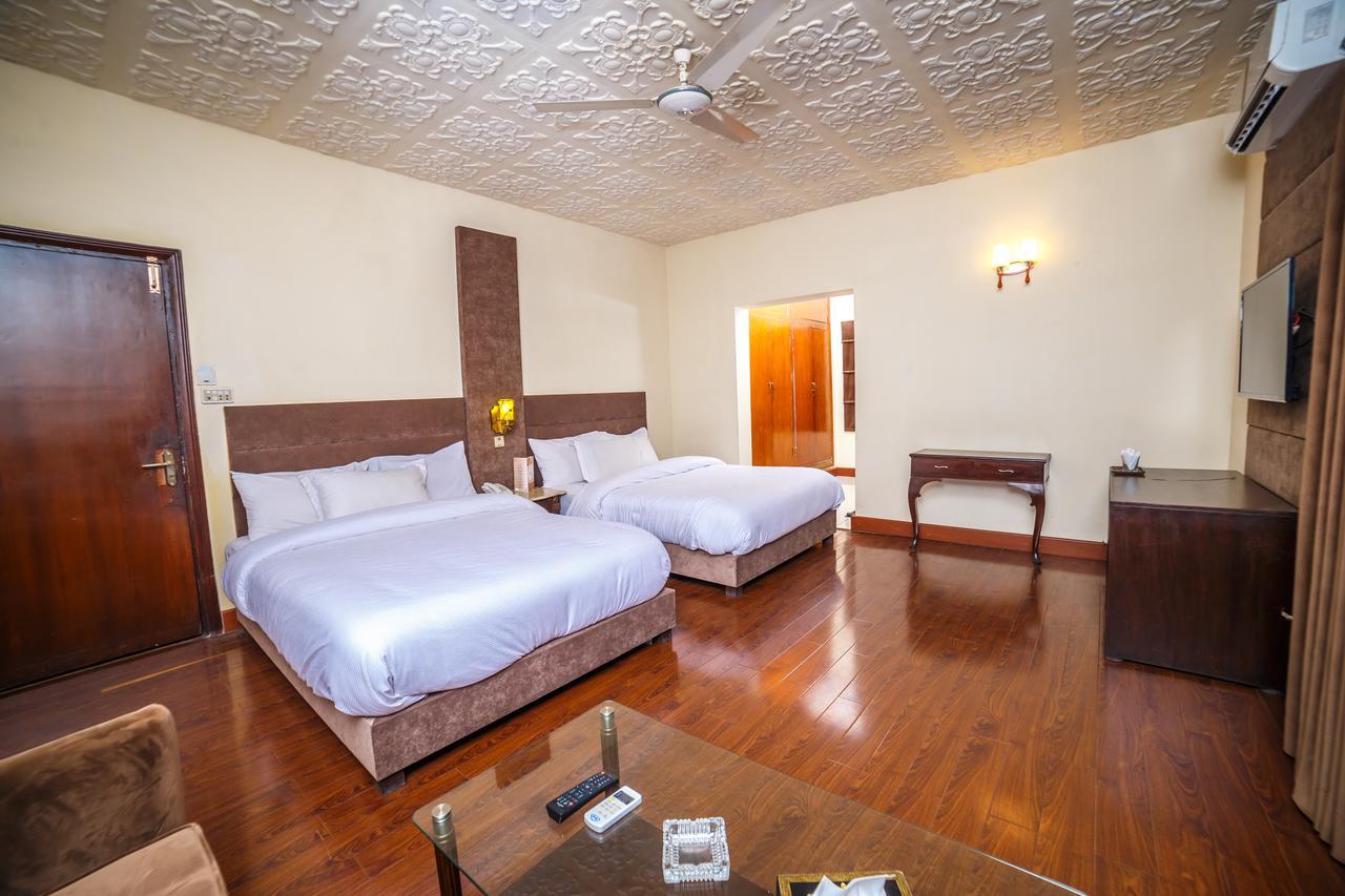 Shelton Accommodator Peschawar Exterior foto